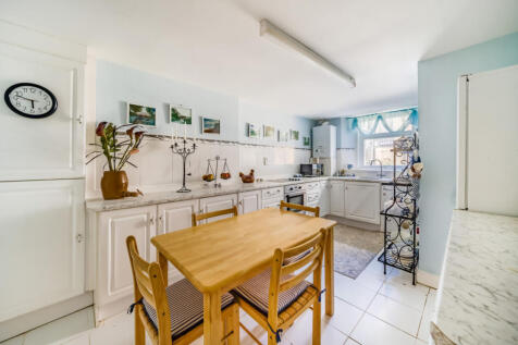 Kitchen/Dining