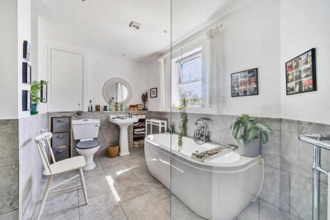 En Suite Bathroom