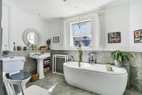 En Suite Bathroom