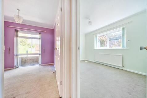 Hallway to bedrooms