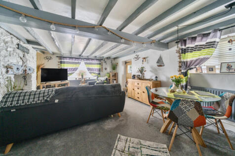 Sitting/Dining Room