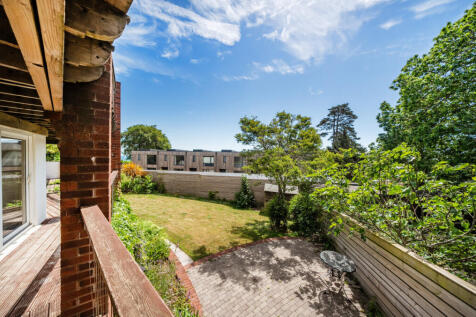 Garden/Balcony View