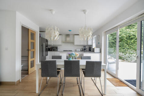 Kitchen/Dining