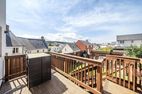 Decking/Rear Garden