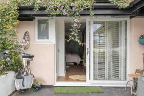 Front Garden/Parking