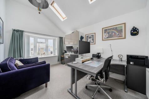 Bedroom Four /Office