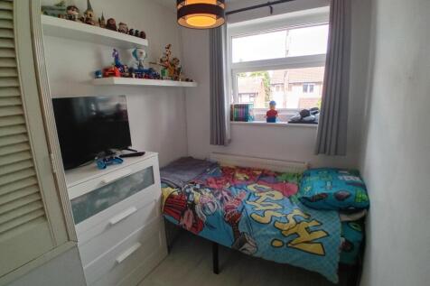 Bed 3.jpg