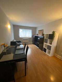 2 Lounge