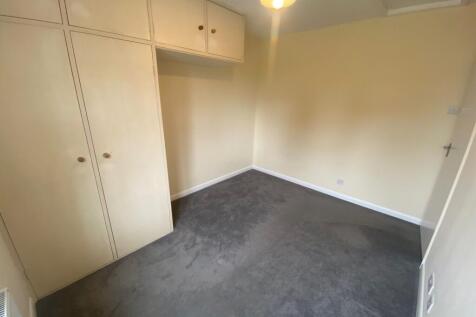 Bedroom 2 (2)