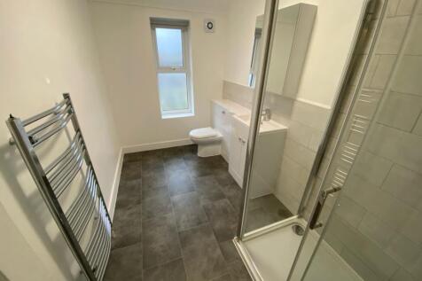 Flat 3 Bathroom (2)