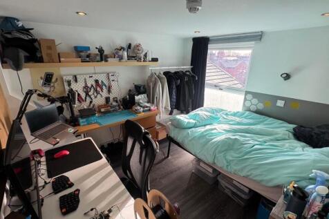 340 Bedroom 8.jpg
