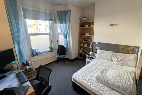 340 Bedroom 1.jpg
