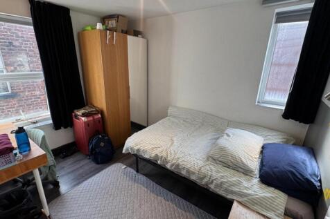340 bedroom 6.jpg