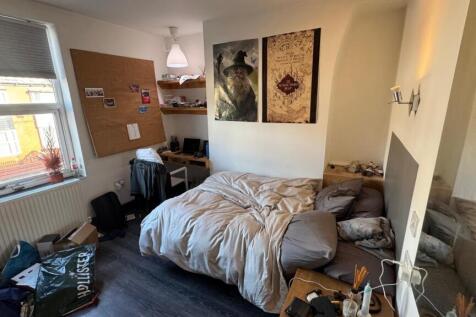 340 Bedroom 4.jpg