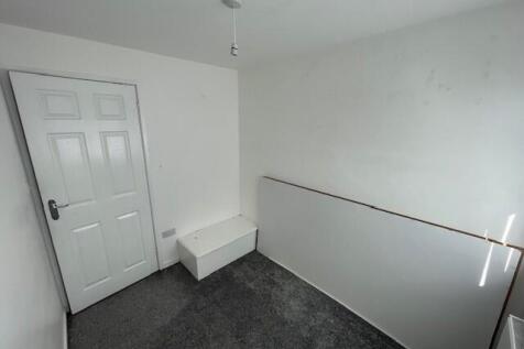 bedroom 3.jpg