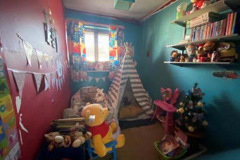 bedroom 3.jpg