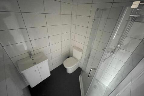 Flat 4. Bedroom.jpg