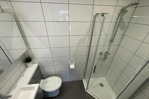 Fl 2. Shower Rm.jpg