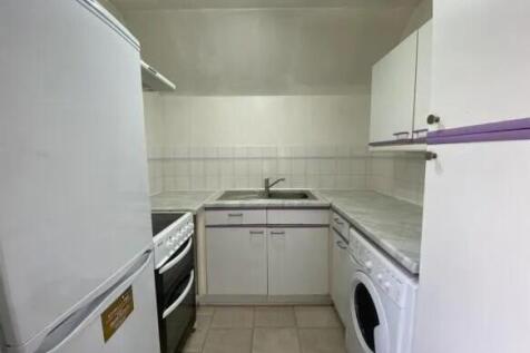 223 Cambrian Green - Kitchen.jpeg