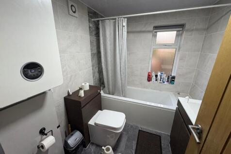 WhatsApp Image 2025-11-21 at 15.31.46 (5).jpeg