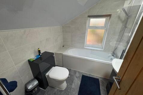 WhatsApp Image 2025-11-21 at 15.31.46 (8).jpeg