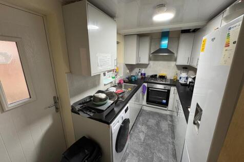 WhatsApp Image 2025-11-21 at 15.31.46 (1).jpeg