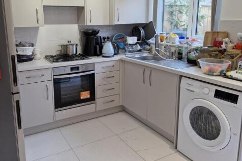 03 Kitchen Dining 01.jpg