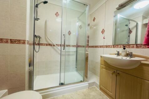 Bathroom.jpg