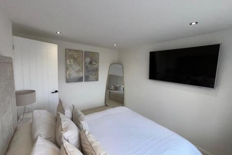 167 shearwater bed 3.jpg
