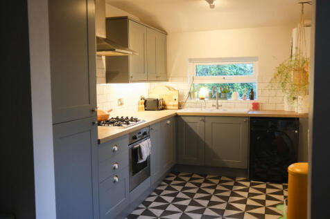 14, Ingleton Road 03/11/2025, 11:22 05 KITCHEN.jpg