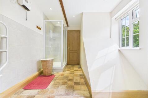 Upstairs Bathroom 2