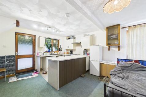 Lounge / Kitchen