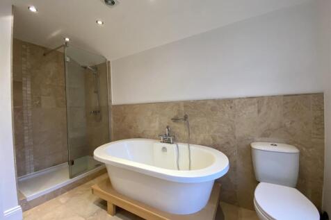 Bathroom1.jpg