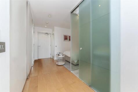 Bath/Bedroom