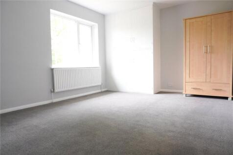 Bedroom To The Rear