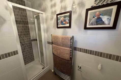 17 - Downstairs Shower Room.jpg