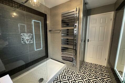 19 - Shower Room 2.jpg