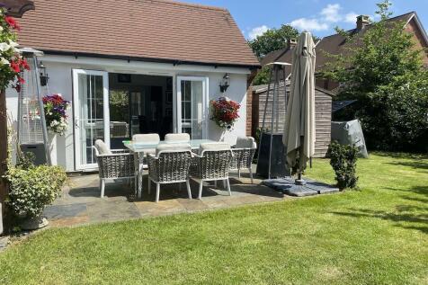 26 - Detached Outbuilding - Gym.jpg