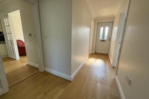 5 - Hallway.jpg