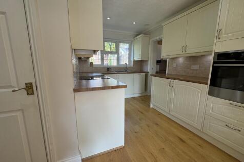 11 - Kitchen inc Cupboard.jpg