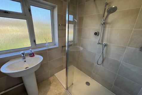 13 - Shower Room.jpg