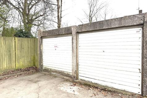 28 - Garage.jpg