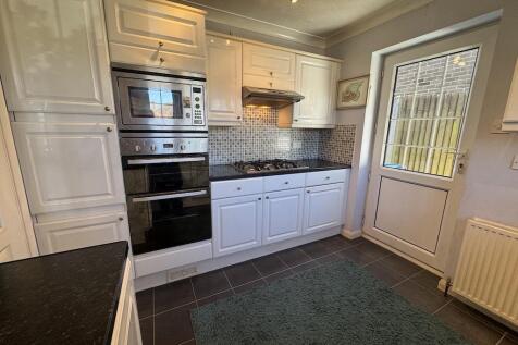 7 - 5-burner gas hob.jpg