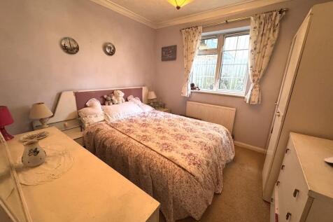17 - Bedroom 2.jpg
