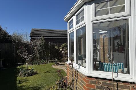 20 - Rear Garden.jpg