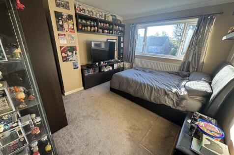 20 - Bedroom 2.jpg