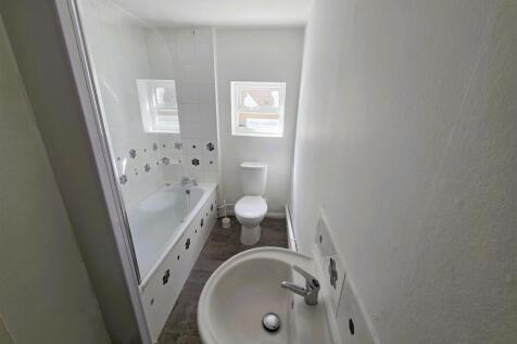 Bathroom.jpg