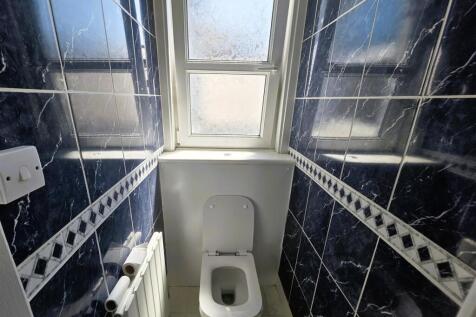 Toilet.jpg