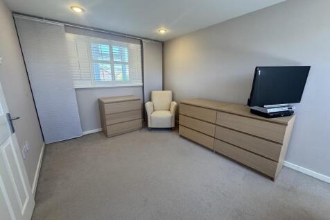 11 - Bedroom 1 - spacious.jpg