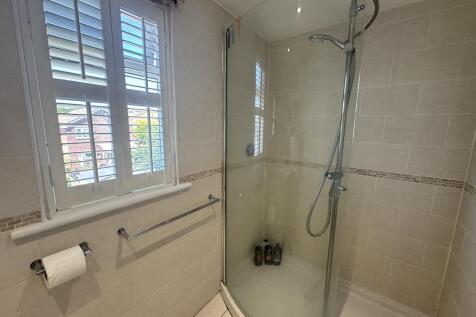 13 - Top Floor - shower room.jpg